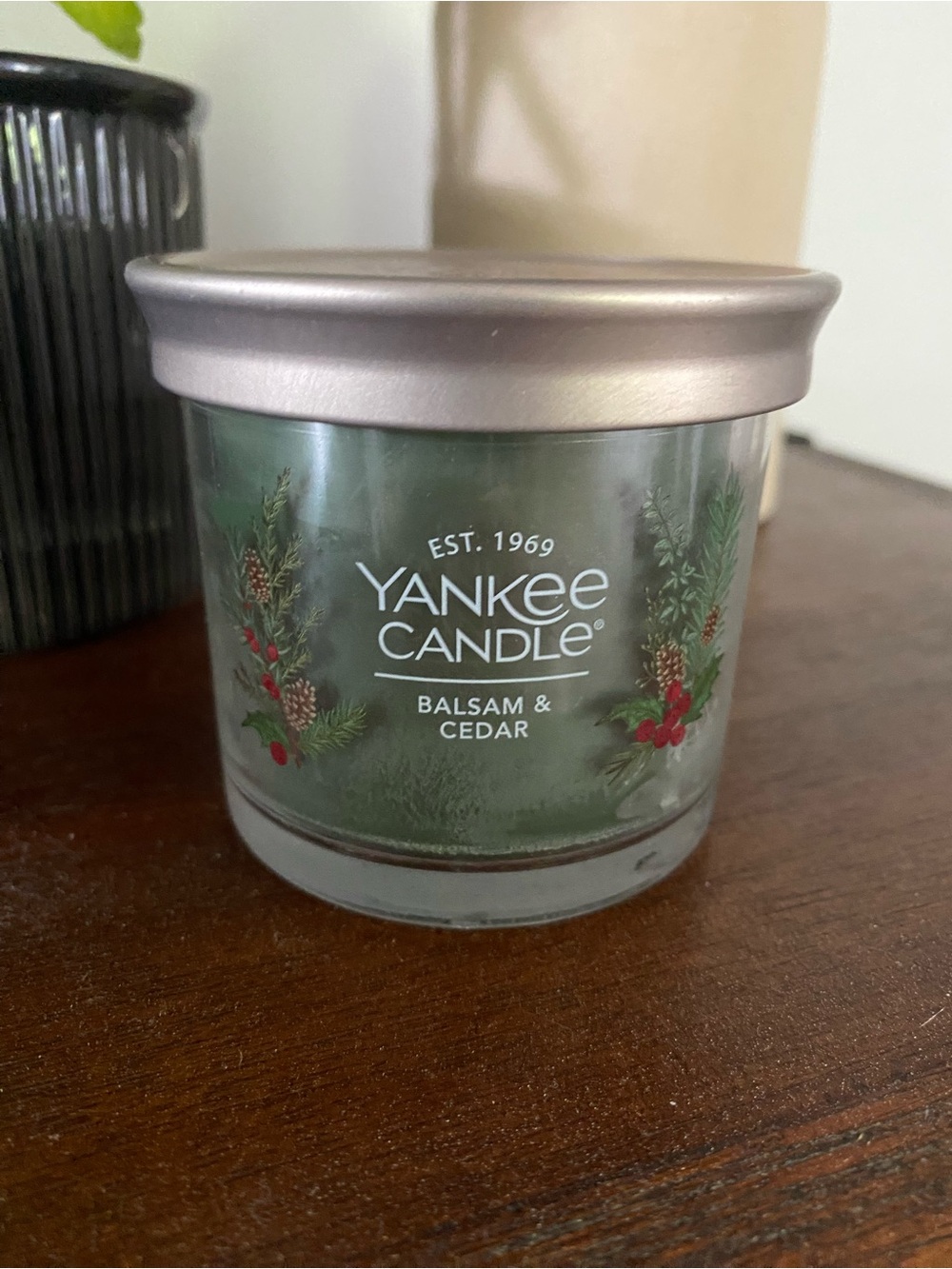 NWT, never used. 7oz. Yankee Candle Balsam & Cedar Candle